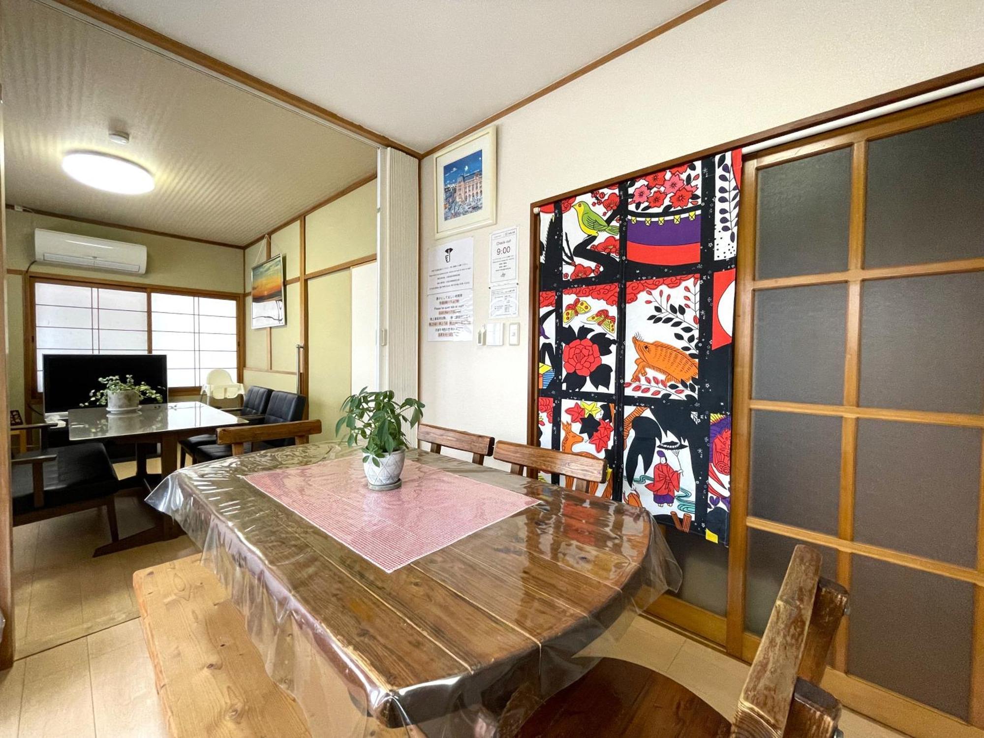 一軒家貸切り最大11人まで 114平米の平屋の和の家 駐車場2台無料 道後温泉や松山城へのアクセス抜群 Hotel Buitenkant foto